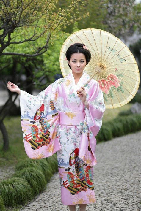 tenue traditionnelle japonaise femme|Habillement japonais — Wikipédia